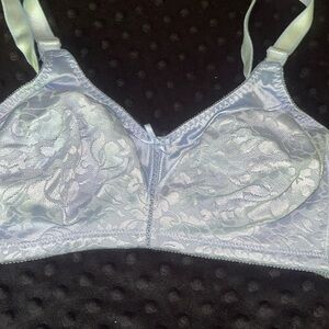 Bra Bali 36D new without tags blue in color no underwire